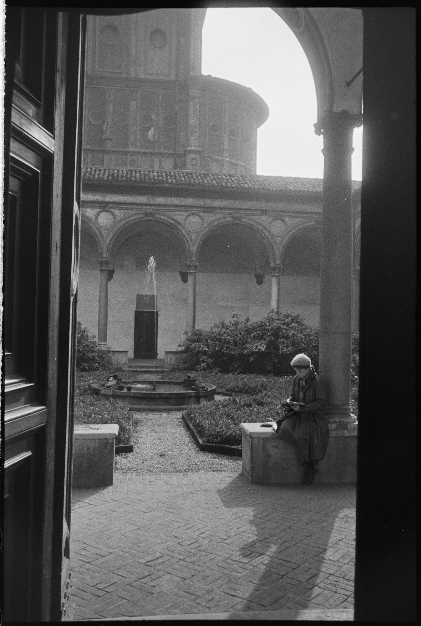 Clara at Court of the Frogs, Basilica di Santa Maria delle Grazie, Milan, Italy